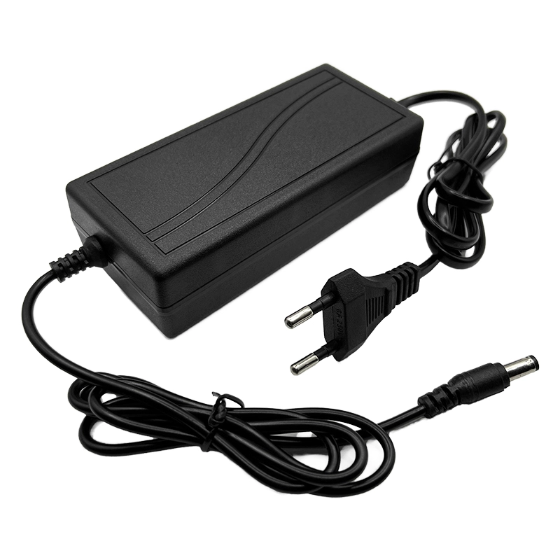12V 3A lauaarvuti toiteadapter