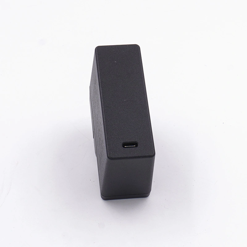 9V 3A vahetatava pistikuga toiteadapter USB C-portide väljundiga