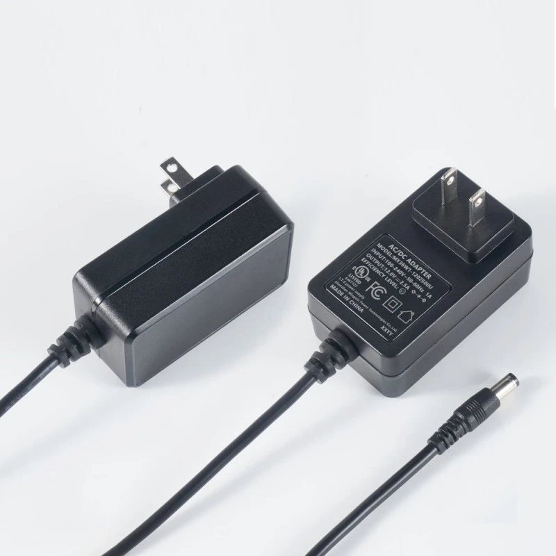 UL nimekirjas olev 12 V 2,5 A 30 W seinakinnitus toiteadapter